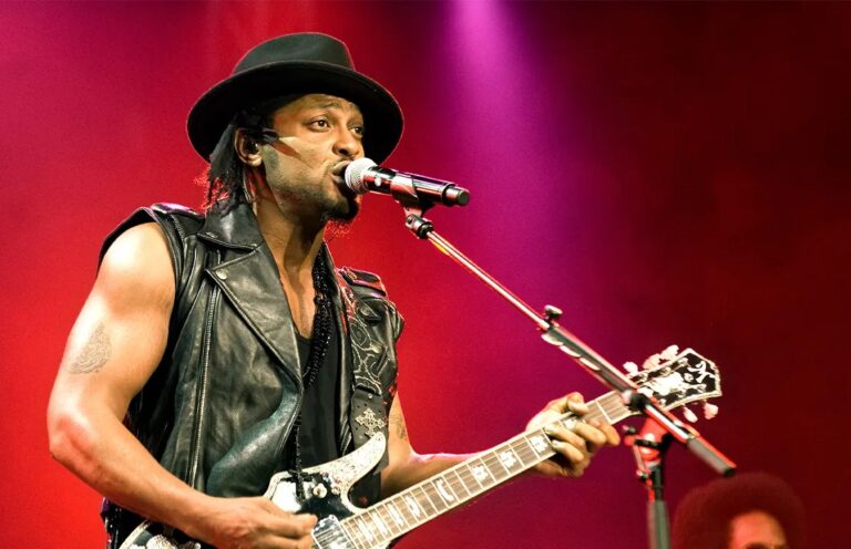 D'Angelo musician legacy is embodied in his live performances, embodying