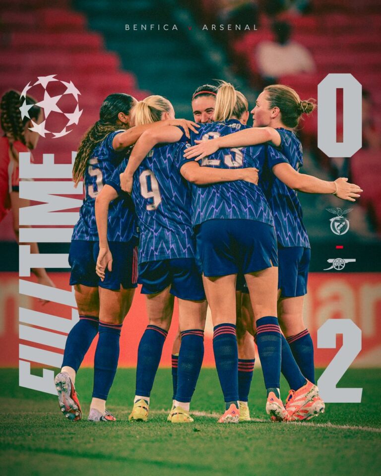 Benfica vs Arsenal match action on the pitch.