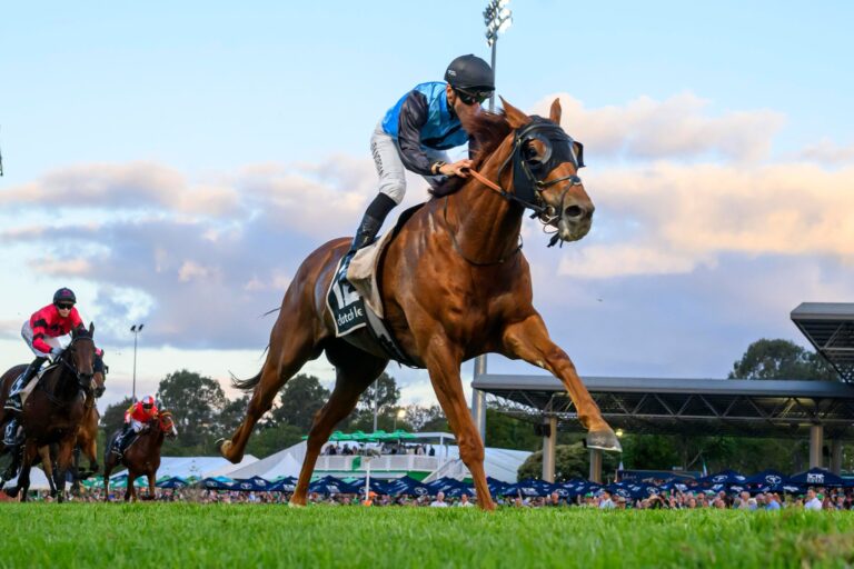 Caulfield Cup 2025 race horses sprinting toward the finish line at Caulfield Racecourse