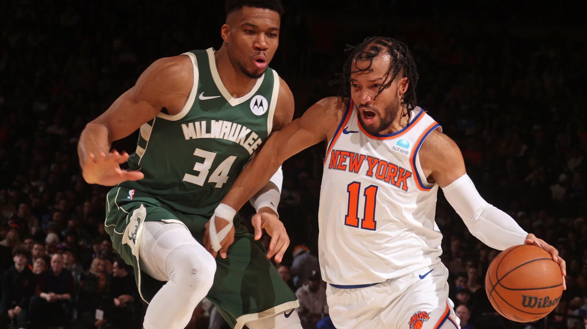 Knicks vs Bucks game action showcasing intense Eastern Conference basketball matchup