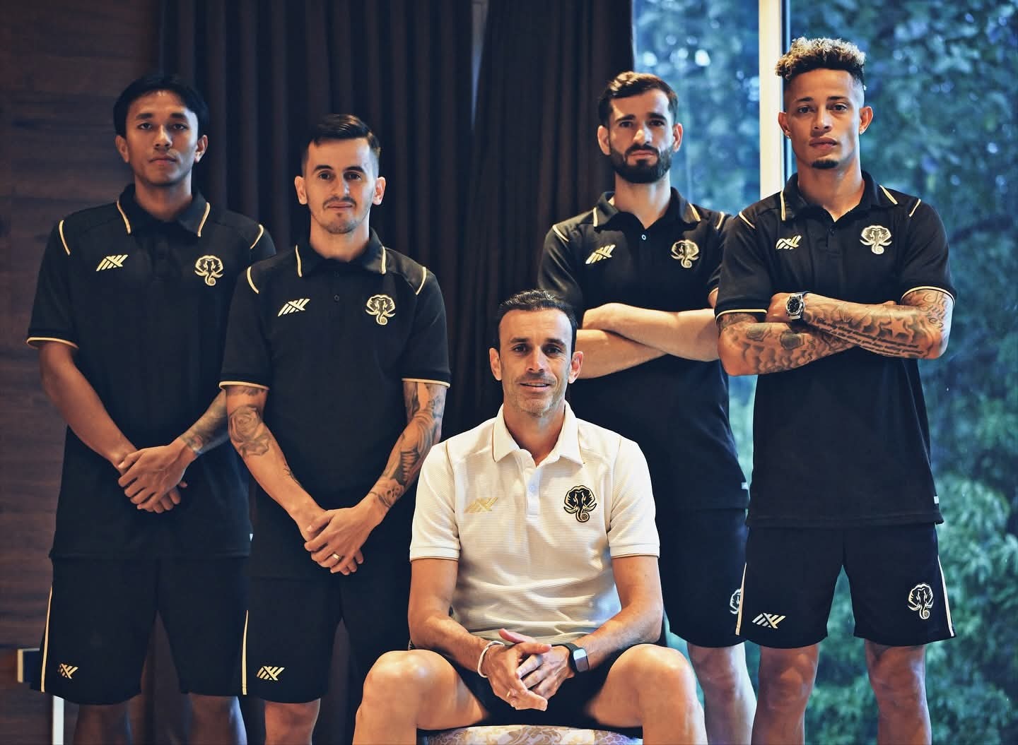 Rajasthanfc and Kerala Blasters players competing for the ball during an intense Indian Super League match