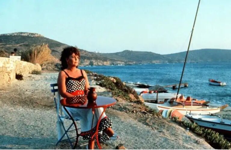 Image of Pauline Collins starring as Shirley Valentine